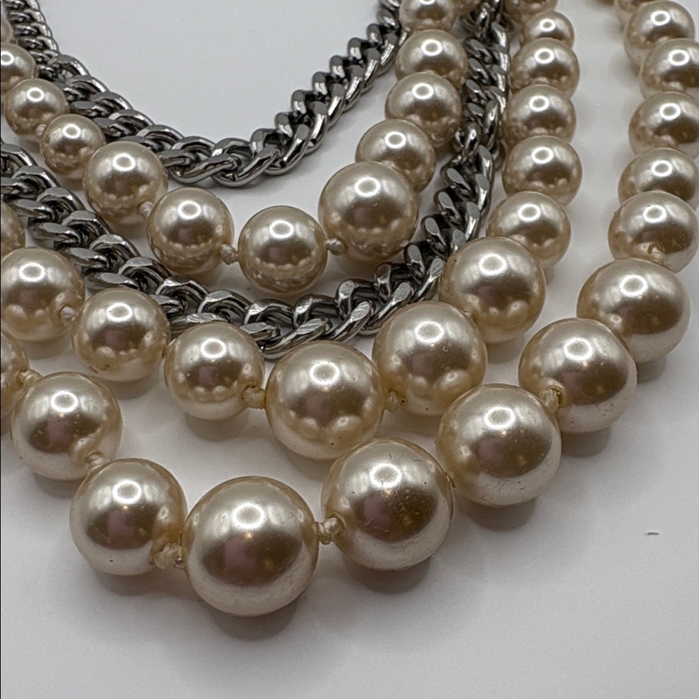 T Tahari Silver and Cream Pearl Necklace 18-19” - Picture 6 of 6